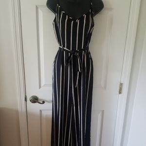FOREVER 21 sz S black & yellow jumpsuit
